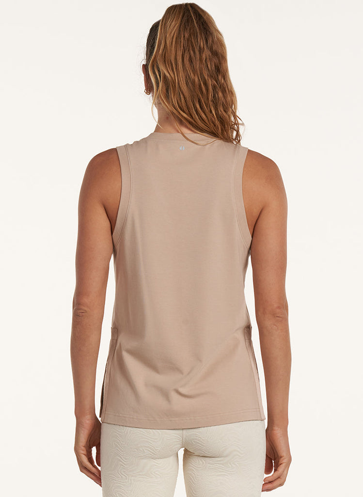 Long Line Slit Tank Oatmilk