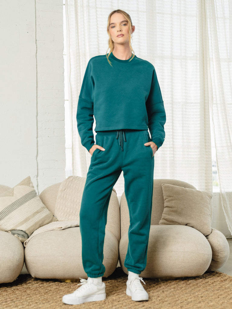 Long Sleeve Dolman Knit Pullover Top and Patch Pocket Jogger